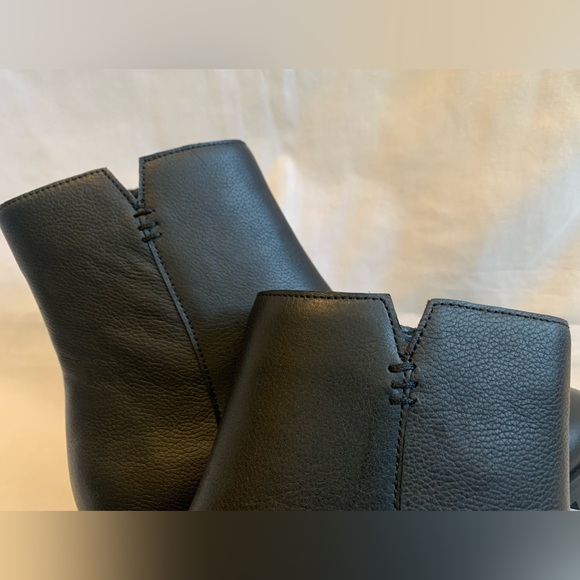 NWOB CROWN VINTAGE BLACK LEATHER ANKLE SIDE-ZIP BOOTS IN SIZE 6M - Picture 12 of 15